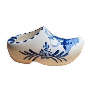 Ashtray, porcelain wooden shoe shape. Holland
